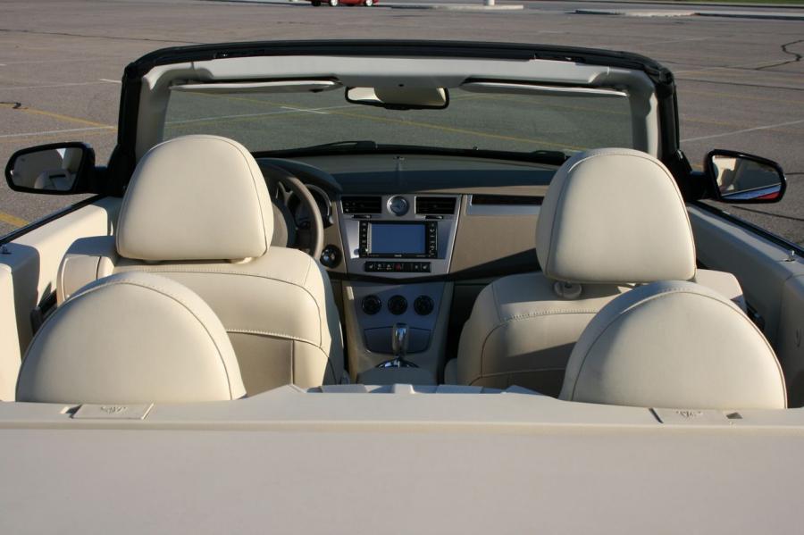  Chrysler Sebring Limited Convertible 2008 года  (фото 17 из 27)